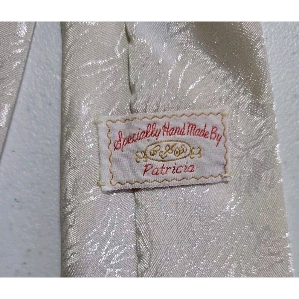 Handmade Mens Necktie Classic White Waves Formal Wedding Abstract Classy
